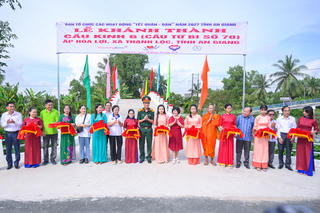 Khánh thành cầu Kênh 6 trị giá 632 triệu đồng, thắm tình quân dân

