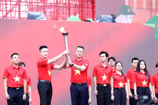 Ngọn lửa thiêng “Tôi yêu Tổ quốc tôi” viết tiếp hành trình yêu nước trong tim tuổi trẻ