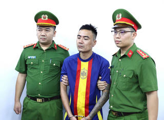 Livestream phản cảm ở Tràng An, Thắng "Ật" bị khởi tố, bắt tạm giam