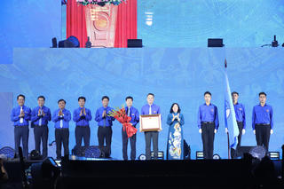 Hội Liên hiệp thanh niên Việt Nam đón nhận Huân chương Lao động hạng Nhất