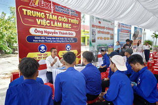 Hơn 200 lao động tìm kiếm cơ hội tại phiên giao dịch việc làm tại xã Hàm Liêm (Lâm Đồng)