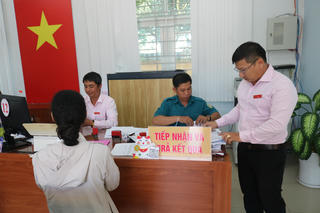 Xã mở cửa sáng chủ nhật, thêm thuận lợi cho người dân làm thủ tục