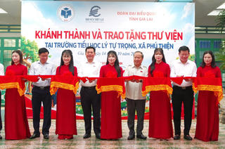  Khánh thành và trao tặng thư viện cho học sinh Trường Tiểu học Lý Tự Trọng