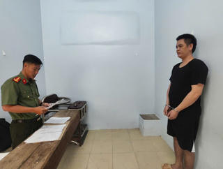 Khởi tố 4 bị can tàng trữ, sử dụng trái phép vũ khí quân dụng để săn bắt Voọc bạc