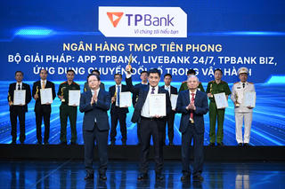 TPBank liên tiếp được vinh danh Doanh nghiệp Chuyển đổi số xuất sắc tại Vietnam Digital Awards