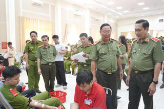 Lan tỏa nghĩa tình qua phong trào hiến máu tình nguyện của chiến sĩ công an Cà Mau