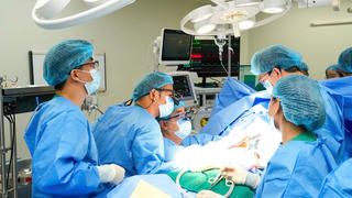 Lần đầu tiên Bệnh viện C Đà Nẵng thực hiện   phẫu thuật bắc cầu động mạch vành 