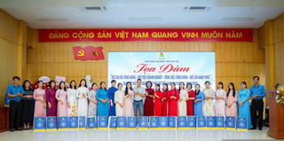 Phú Thọ: Chăm lo, phát huy vai trò nữ cán bộ Công đoàn tại các khu công nghiệp