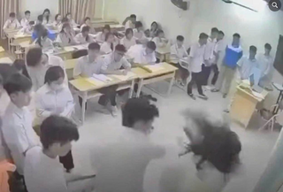 Khởi tố, bắt tạm giam nam sinh hành hung cô giáo