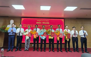 Công bố nhiều Quyết định về công tác cán bộ tại Cà Mau