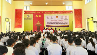 Gần 500 học sinh Quảng Trị dự phiên tòa giả định về bạo lực học đường