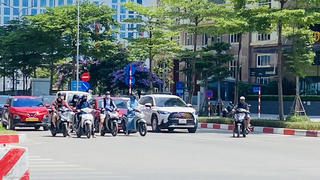 Thời tiết ngày 24/10: Bắc Bộ ngày nắng có nơi trên 34 độ C, Nam Bộ mưa dông