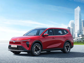 VinFast VF MPV 7 mang trải nghiệm xe thông minh đến gần hơn với gia đình Việt 