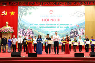 Lào Cai phát huy vai trò người có uy tín trong đồng bào dân tộc thiểu số