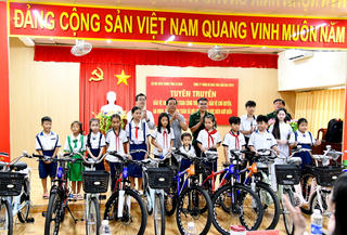 Nâng cao ý thức chấp hành pháp luật cho ngư dân vùng biên giới biển Cà Mau