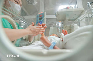 Hà Nội hỗ trợ 4 triệu đồng cho phụ nữ sinh đủ 2 con trước 35 tuổi
