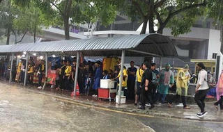 Mưa như trút nước ở Kuala Lumpur, trận chung kết AFF có bị hủy?