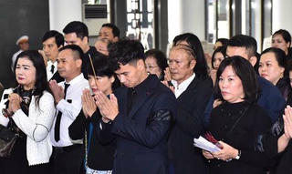 Nghệ sĩ tên tuổi rơi nước mắt tiễn đưa NSND Anh Tú
