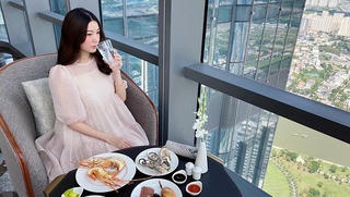 Bất ngờ hình ảnh mới của Á hậu Thúy Vân