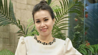 Ca sĩ Cẩm Ly từng phải nghỉ hát 3 năm để sang Mỹ chữa bệnh