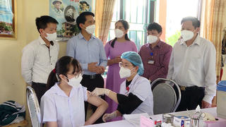 Ninh Bình bắt đầu tiêm vaccine ngừa COVID-19 cho trẻ từ 5-12 tuổi
