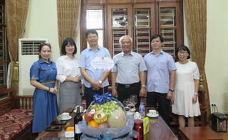 Lãnh đạo Bộ Tư pháp thăm hỏi và tri ân các thế hệ lãnh đạo đi trước 