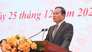 Hoàn thiện thể chế để tạo động lực phát triển đất nước