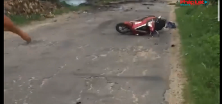 Quảng Nam: Cô gái đi xe máy gục chết sau tiếng nổ lớn phát ra từ đống rác