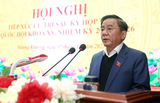 Chủ nhiệm Ủy ban Kiểm tra Trung ương Trần Cẩm Tú tiếp xúc cử tri tỉnh Lào Cai