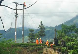 Huyện Bắc Hà (Lào Cai) hỗ trợ tiền điện cho hộ nghèo và gia đình chính sách 