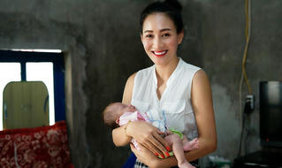  Valentines Vân Nguyễn đến với trẻ em vùng biên giới