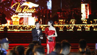 Tưng bừng Đại nhạc hội 'Vũ khúc ánh sáng - Countdown 2021'