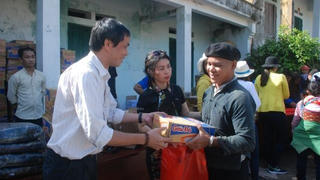 Trao tặng 50 căn nhà tại “Xuân Ấm”