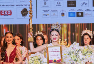 Ninh Diên Linh đăng quang “Hoa khôi công sở 2022”