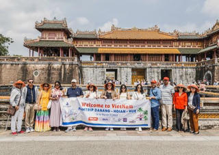 Du khách Ấn Độ khám phá du lịch Huế, Đà Nẵng, Hội An