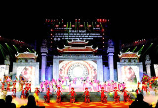 Đạo diễn Lê Thế Song gắn kết tinh hoa di sản tại "Linh thiêng nguồn cội- Đất Tổ Hùng Vương"