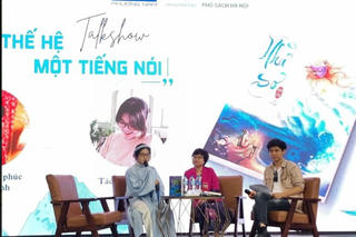 Các bạn trẻ đón nhận các tác phẩm dã sử