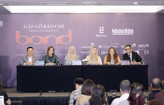 Nhóm Tứ tấu Bond sẽ mặc trang phục áo dài Việt để biểu diễn các tuyệt phẩm