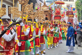 Lễ rước kiệu Thánh tại ngôi làng niên đại hơn nghìn năm tuổi đất Kinh kỳ