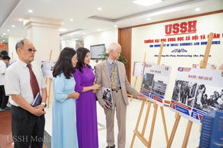 Triển lãm ảnh và tọa đàm giới thiệu sách ghi lại khoảnh khắc lịch sử hào hùng