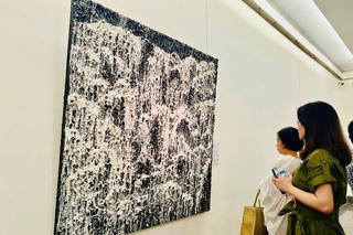 Trưng bày 6 tác phẩm đạt giải cuộc thi nghệ thuật 'UOB Painting of the Year'