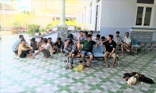 Công an Cà Mau triệt phá trường gà mùng 4 Tết