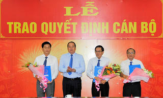 Trao quyết định lãnh đạo thuộc diện Ban thường vụ Tỉnh ủy quản lý