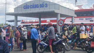 Tàu, phà ở Kiên Giang tạm ngưng hoạt động ra các đảo do thời tiết xấu 