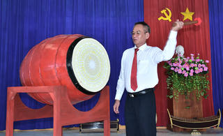 Bí thư Tỉnh ủy Bạc Liêu đánh trống khai giảng năm học mới
