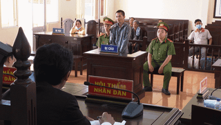 “Phi công trẻ” dùng dao chém và đâm người tình hàng loạt vết thương