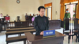 "Ôm" 12 triệu đồng tiền giả lãnh án 5 năm tù 