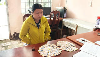 Bắt nữ quái lừa đổi vé số giả trúng thưởng cho người bán vé số dạo