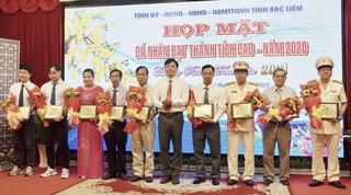 Các cá nhân đạt thành tích cao góp phần đưa Bạc Liêu phát triển nhanh hơn