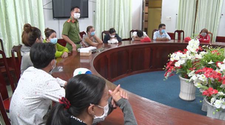 Bắt 09 đối tượng tụ tập đánh bạc ăn tiền trong thời gian giãn cách xã hội